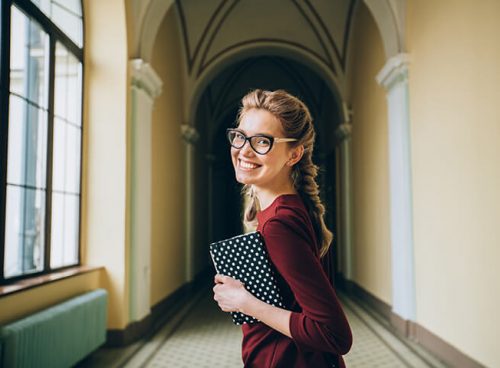 Felicitări și urări pt doamna educatoare