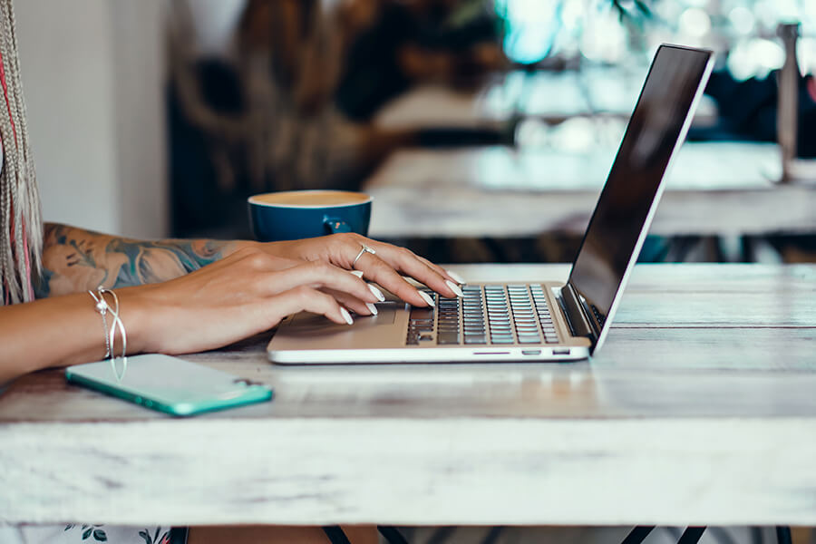 Mesaje de La Mulți Ani pentru Sora