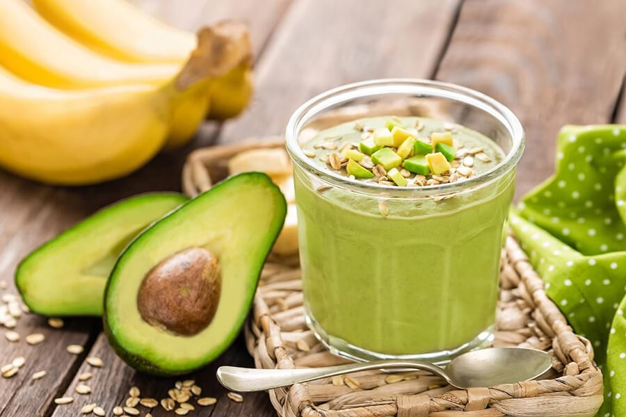 Smoothie cu avocado, mere și banane Smoothie cu avocado, mere și banane